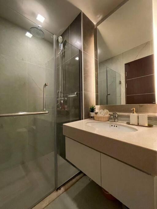 Luxury And Modern Condo In Central Chiang Mai - Astra Condo Eksteriør billede